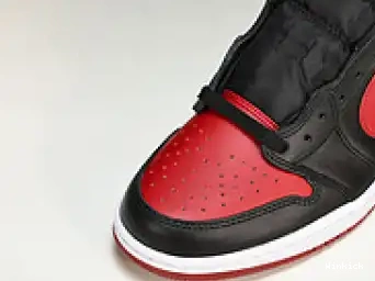 705329-001 Low Jordan Bred Retro 1 0430